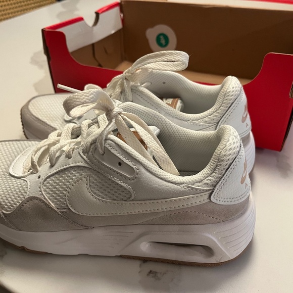 Nike Air Max running shoes - Picture 2 of 2